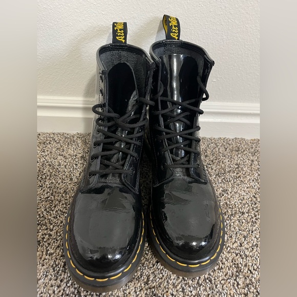 Dr Doc Martens 1460 Women’s Patent Leather Lace Up Boots Size 7 Black Glossy - Picture 6 of 10